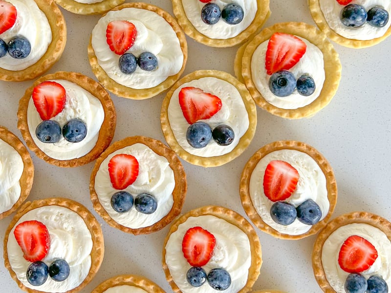 Mini Fruits and Cream Tarts