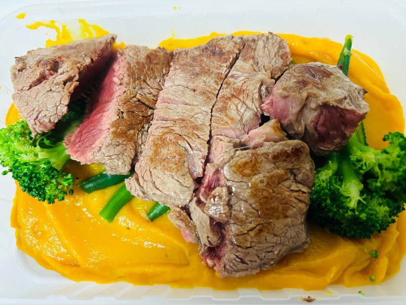 Lean - Garlic Oregano & Herb Beef Flank Steak / Greens & Pumpkin Mash