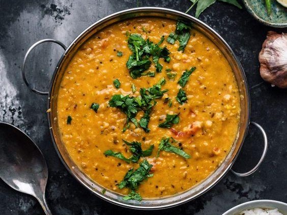 Red Lentil Dahl with Turmeric & Spinach