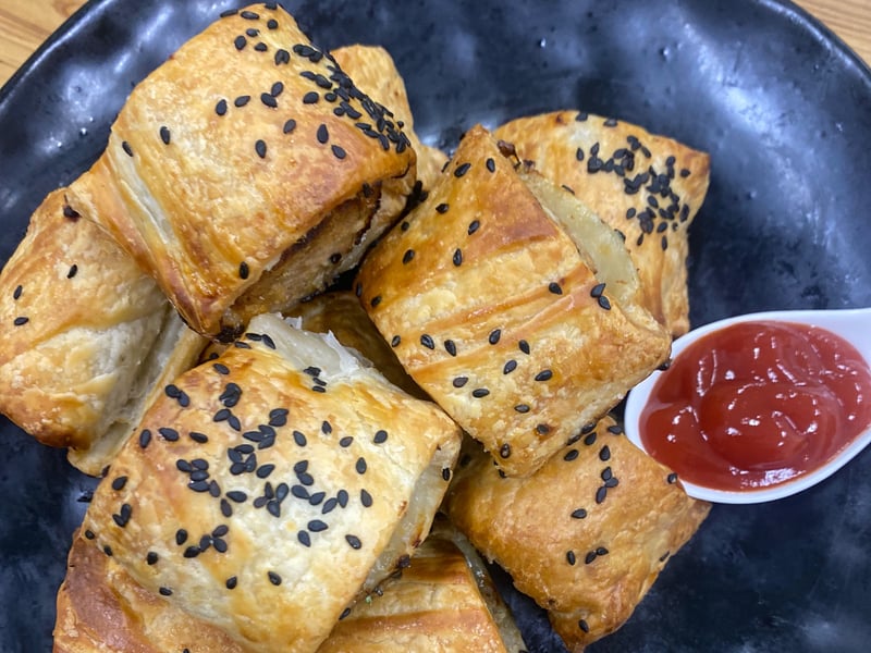 Lou's Famous Sausage Rolls