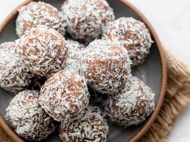 Coconut Date Balls