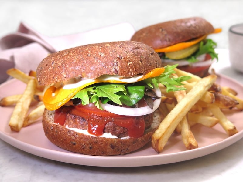 SPECIAL: Classic hemp burger with baked shoestring fries