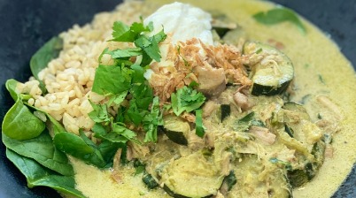 Meal for One-Fragrant Thai Green Chicken Curry with White Rice