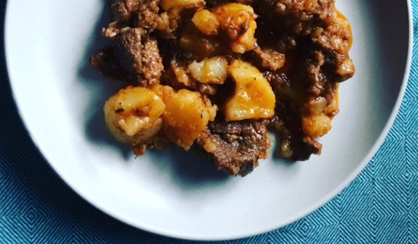 Caldereta de Cordero con Patatas • Lamb stew with Potatoes